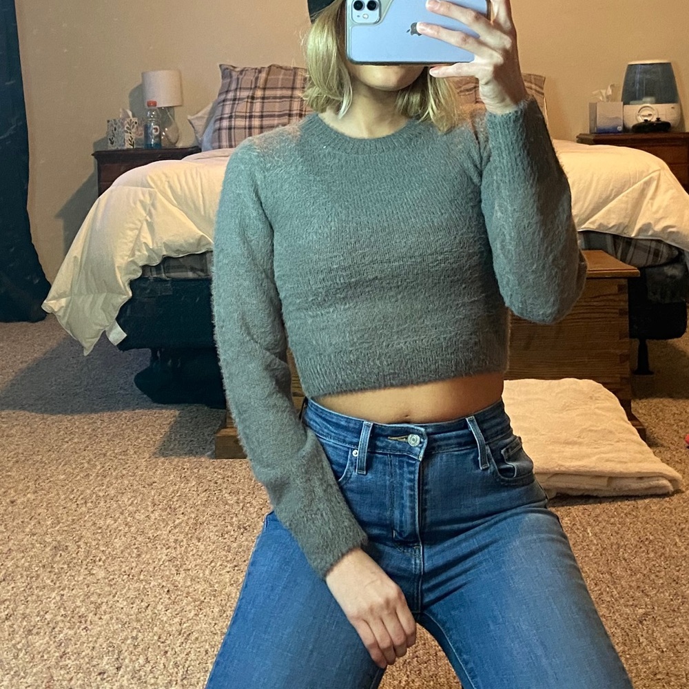 NWT UO Spenser Fuzzy Crewneck Sweater